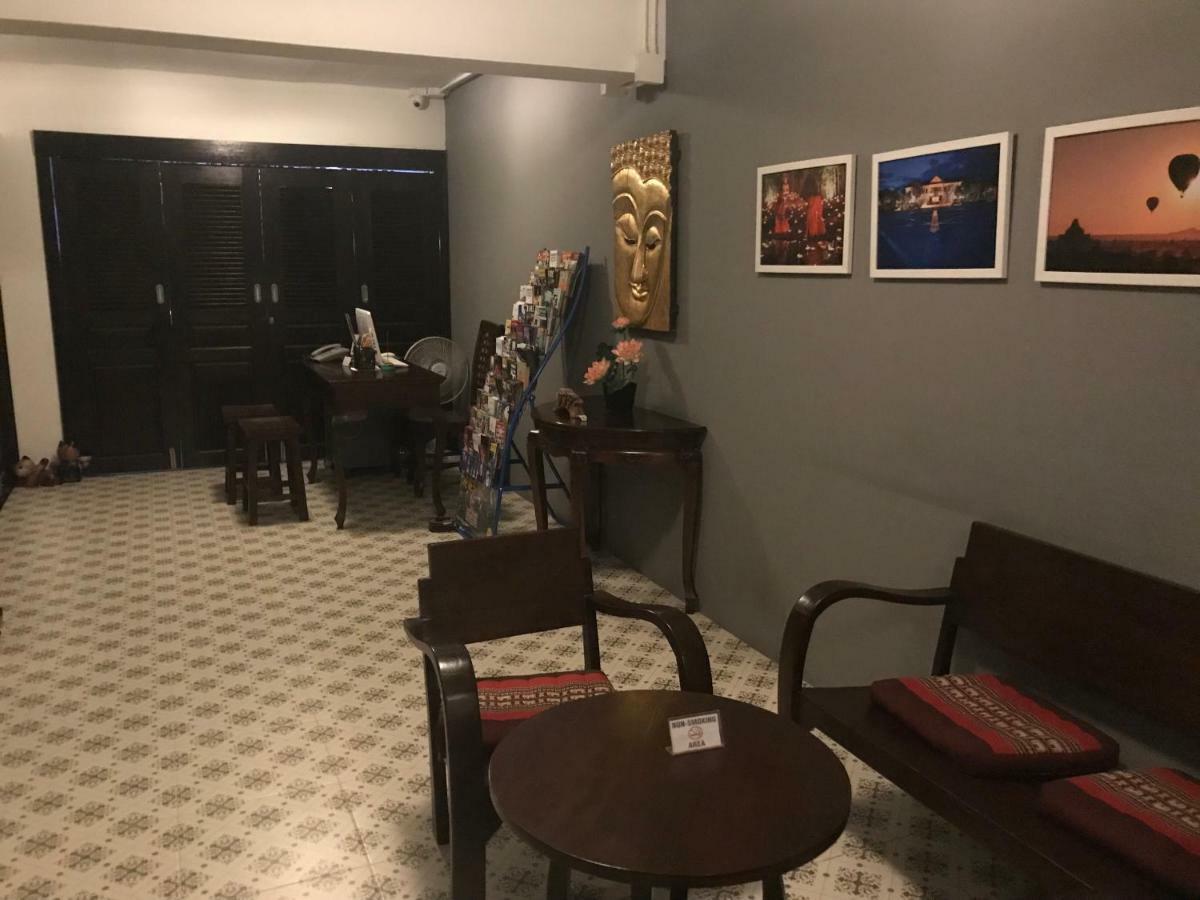 Baan Ploy In (Adults Only) Vandrerhjem Chiang Mai Eksteriør bilde